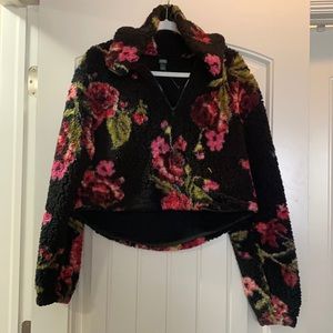 NWOT Wild Fable Cropped Fleece